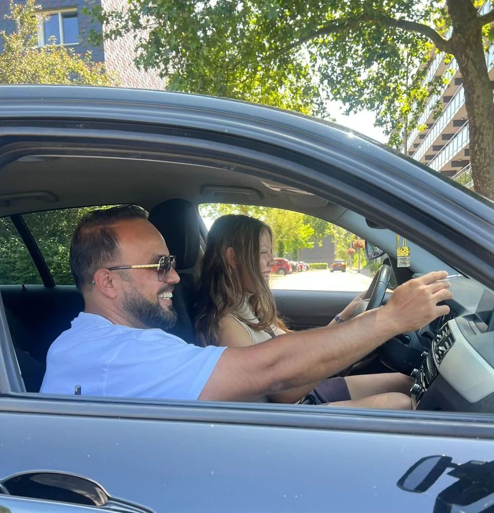 Rijles bij kruispunten in de stad